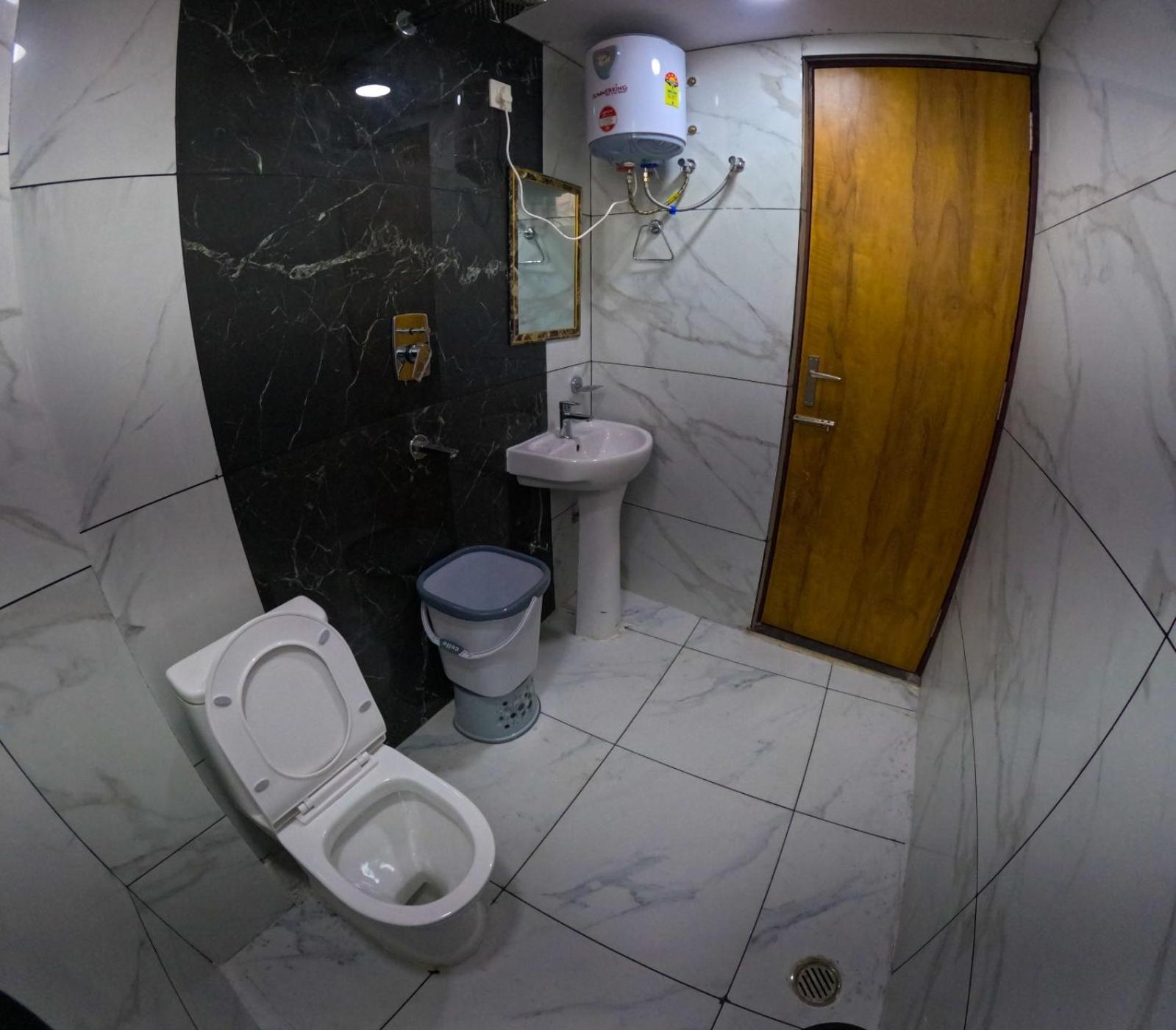 Hotel Aastha Height Rishīkesh Eksteriør bilde